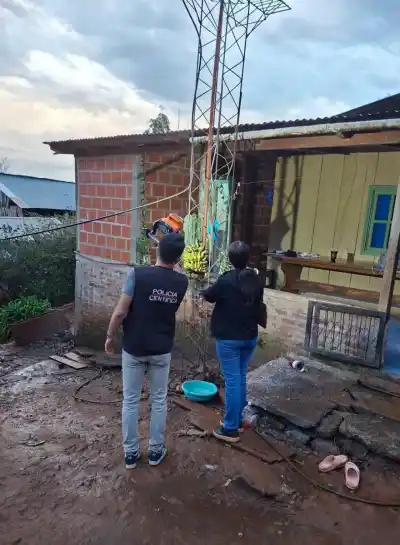 Subió a un tanque de agua y una descarga eléctrica le arrebató la vida: el dramático rescate