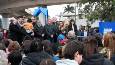 Inauguraron un paseo en el barrio Francisco de Aguirre: el detalle que emocionó a los vecinos