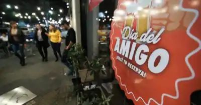 Pese a la tristeza por el Mundial y la lluvia, así se vivió el Día del Amigo en Rosario