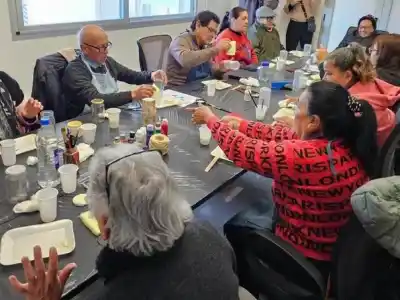 Pintaron frascos y cuadros: así celebraron el cuarto aniversario del Centro de Medicina Nuclear