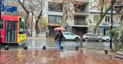 El frío no da tregua: lluvias y 8 grados marcan el martes en Mendoza