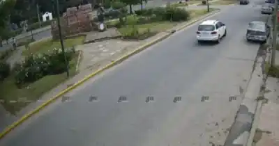 Cámaras los delataron: estaban robando cables en pleno centro y los atraparon cuando huían