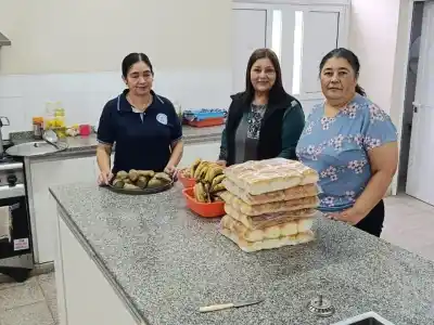 Mientras todos descansan, esta escuela de Clorinda sigue cocinando para 513 alumnos