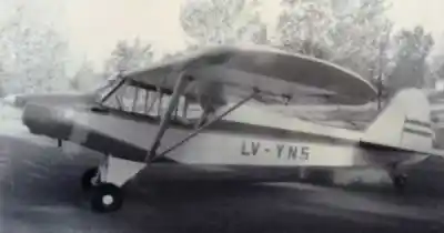 El avión más antiguo de Mendoza volvió a fallar en pleno vuelo y el piloto tuvo que aterrizar en un campo