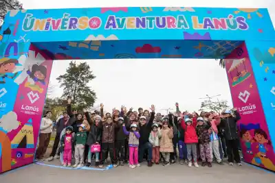 Lanús ya tiene su parque de invierno: conocé las atracciones gratuitas de Universo Aventura