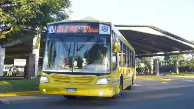 Subió el boleto y los usuarios explotan: denuncian colectivos podridos y frecuencias que desaparecen