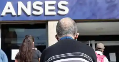 Jubilados de ANSES en vilo: el aumento de agosto ya está casi listo, pero el bono de $70.000 sigue en veremos