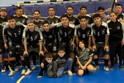 Pelusa ganó y alcanzó al Pingüino que todavía no jugó en esta décima fecha de la B