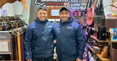 ¿Buscas cuero de verdad? En el Poncho hay un stand que personaliza hasta el mate