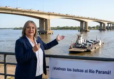 ¿Cansado de los cortes en el puente? Vuelve la balsa: la propuesta que promete cambiar el cruce Chaco-Corrientes