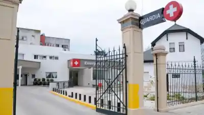¿Estudian y se atienden gratis mientras odian al país? El proyecto de LLA que enciende el debate