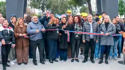 Vecinos del barrio Almirante Brown ya disfrutan del renovado Paseo Vuelta de Obligado