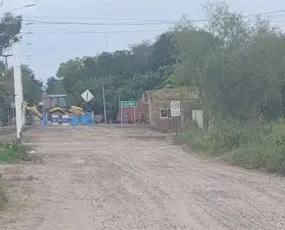 Un puente que ya está listo pero sigue cerrado: el duro reclamo de un concejal que pide respuestas