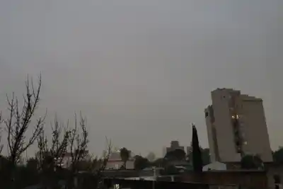 Miércoles helado en Corrientes: llovizna y humedad del 90% no dan tregua