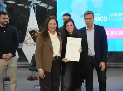 Esperaron más de 40 años: 50 familias chaqueñas recibieron sus títulos de propiedad
