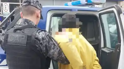 Lo atraparon por las cámaras: el insólito pedido que le costó la libertad a un joven en Villa María