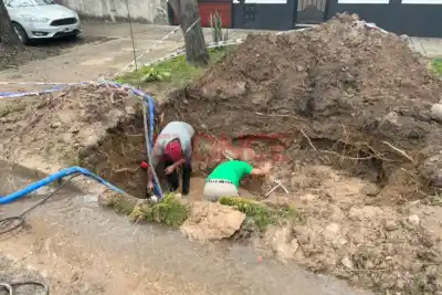 Otra vez sin agua en Paraná: el caño reparado falló y prometen solución antes del mediodía