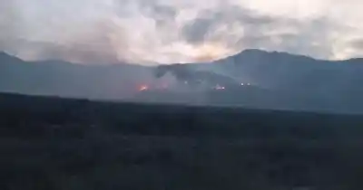 Viento Zonda y ramas caídas: el misterioso origen del incendio en Volcán que mantuvo en vilo a Jujuy