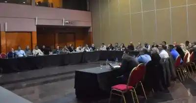 Gobierno reabrió paritarias en Salta: el dato que enciende las alarmas de los estatales