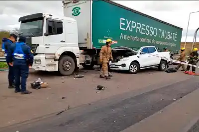 Impactante tragedia en Ruta 14: murieron una mujer y un adolescente tras chocar contra un camión