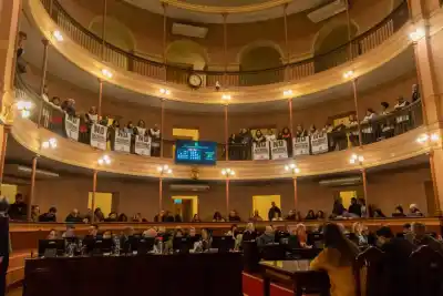 Ingresó en Diputados la reforma jubilatoria y los docentes no se callaron: lo que ocurrió en la sesión