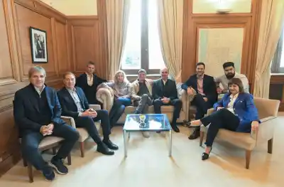 Misteriosa reunión en Balcarce 50: ¿qué tramó el círculo íntimo de Milei mientras el Congreso descansa?
