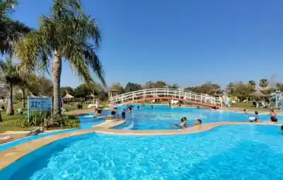 Las termas de Federación resisten: superaron el promedio provincial pero el invierno no cierra