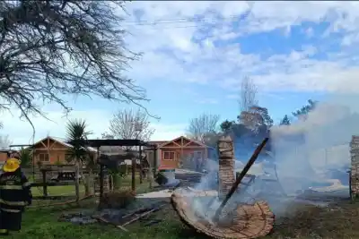 Un detalle clave revela dónde habría comenzado el fuego que arrasó con seis cabañas