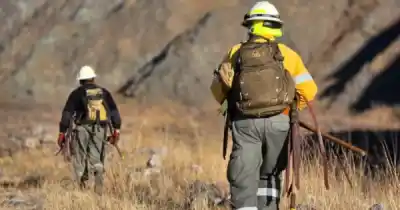 Viento Zonda y llamas en la Quebrada: el operativo que evitó una tragedia en Volcán