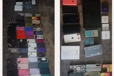 Allanaron una casa en el Barrio Santa Lucía y encontraron un verdadero arsenal de celulares robados