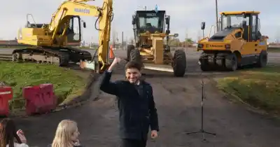 Pullaro firmó el inicio de obras en la ruta A012 con una inversión de 4.300 millones