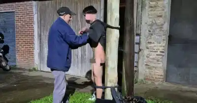 Lo atraparon robando y los vecinos lo ataron a un poste en la vía pública