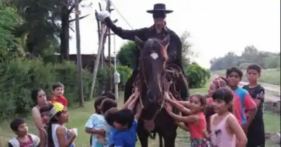 La Plata llora al "Zorro Solidario": el héroe anónimo que conquistó cientos de sonrisas