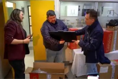 Llegaron 20 computadores nuevos al Cesfam Carlos Ibáñez y ya se siente el cambio