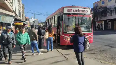 Viajar en colectivo en Jujuy ahora cuesta más de $100.000 por mes: ¿cuánto subió el boleto?