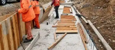 Obra clave en Tanti: construyen alcantarilla y canal sobre la RP 28 para frenar anegamientos