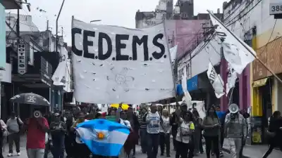“El aumento es irrisorio”: docentes ratifican que no vuelven a las aulas tras el receso invernal