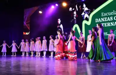 40 años de danza: la escuela municipal que se robó el show en la Bienal de Resistencia