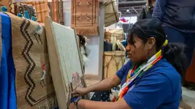 Catamarca desafía lo digital: la Feria del Poncho como resistencia cultural