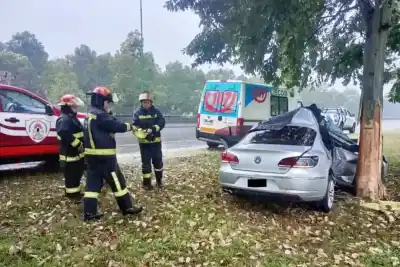 Tragedia en la Diagonal a Tafí Viejo: un muerto tras chocar contra un árbol en plena tormenta