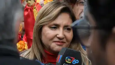 La cultura tomó las calles: la emoción de Norma Fuentes por la Acción Teatral Urbana en los 473 años de Santiago
