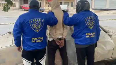 Lo buscaban por violencia de género y lo atraparon cuando menos lo esperaba