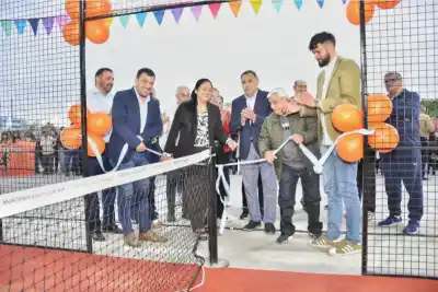 Monteros Vóley Club inauguró sus modernas canchas de pádel techadas