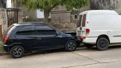 Le dispararon en el pecho mientras manejaba: murió un miembro de la barra de Colón