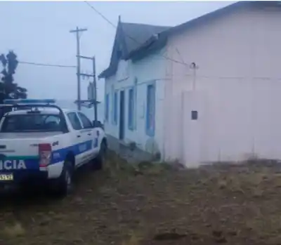 Se metió en una iglesia para escapar del frío en Chubut, pero un detalle lo delató