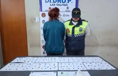 La policía atrapó a una “dealer” con 144 dosis