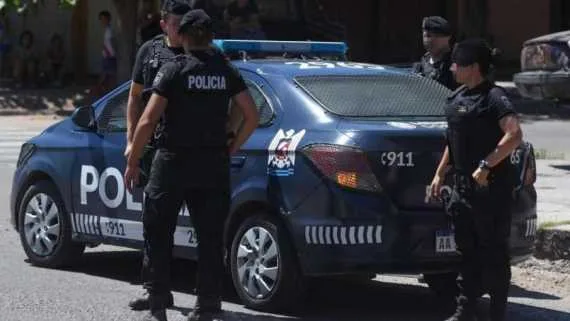Los delincuentes se dieron a la fuga
