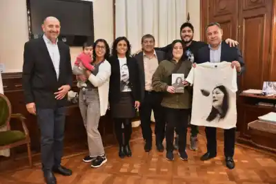 El Gobierno recibió a la familia de Mercedes Sosa para honrar el legado cultural de la Nación
