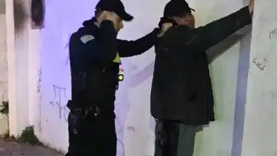 Rompió una vidriera para robar: lo que la policía encontró lo delató