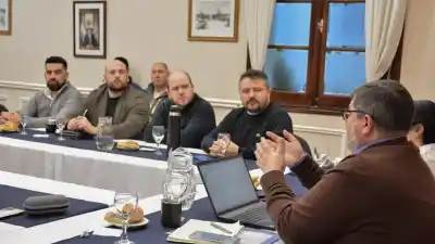 El intendente de Caleta Olivia llevó a Casa de Gobierno una agenda cargada de reclamos y proyectos